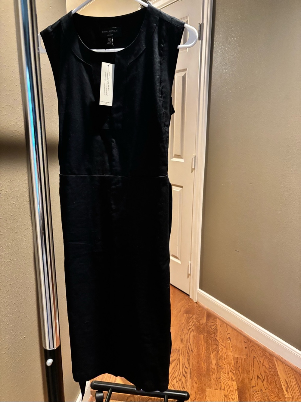 Banana Republic Black Sleeveless Sheath Dress